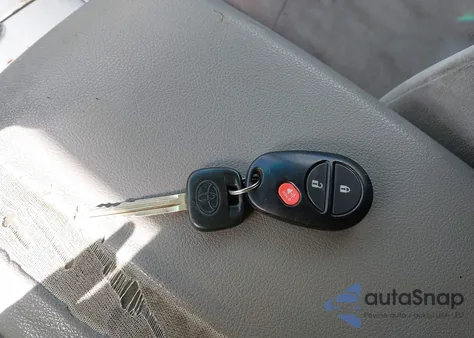 2013 Toyota Highlander Base V6 z USA, uszkodzony, nr VIN 5TDBK3EH0DS225394